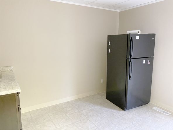 NEWLY REMODELED MEDICAL &/OR OFFICE SPACE: 800 SE 181st Ave, Portland, OR 97233